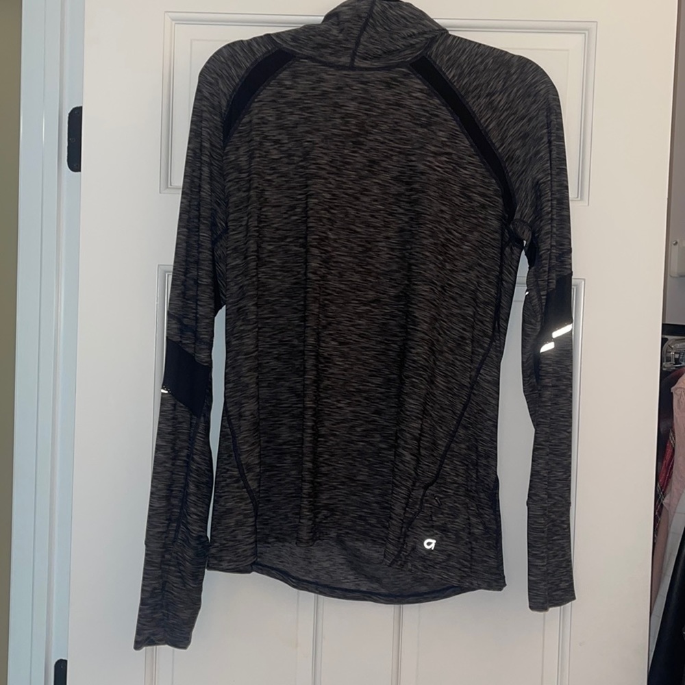 Athletic long sleeve pullover.